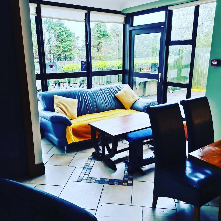 Tir Na Nog Gastropub Hotel Inverin Exterior photo